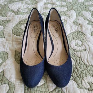 LifeStride blue denim pumps